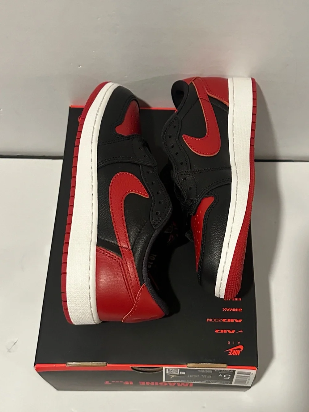 AJ1 Retro Low OG ‘Banned’ (GS) Sz 5 (IW6277-001)